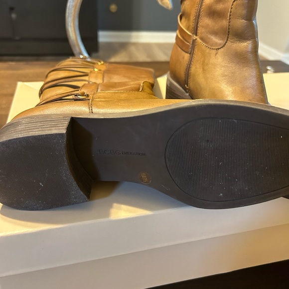 BCBG Boot - Picture 5 of 7
